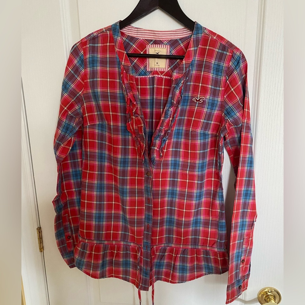 Hollister 100% cotton  blouse pleats and frills down each side of buttons Size M